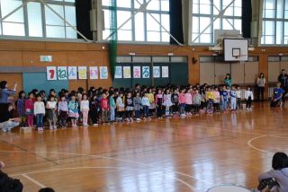 1年生を迎える会１_320.jpg