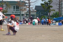 2年生 大玉ころがし.JPG