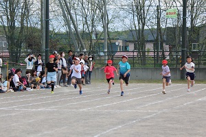 ７4年徒競走.jpg