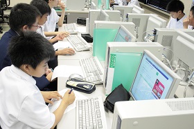 1年国際理解　調べ学習２.JPG