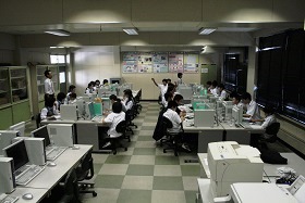 1年国際理解　調べ学習３.JPG