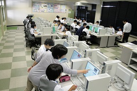 1年国際理解　調べ学習４.JPG