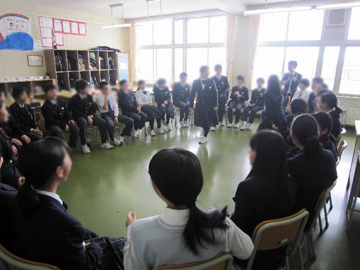 http://www.asahikawa-hkd.ed.jp/shunkoudai-jhs/bun1.jpg