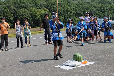 富沢っ子祭り：スイカ割り.jpg