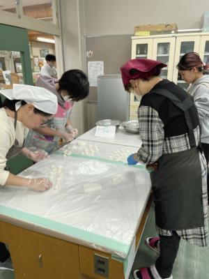 ふれあいお楽しみ会 もち丸め.JPG