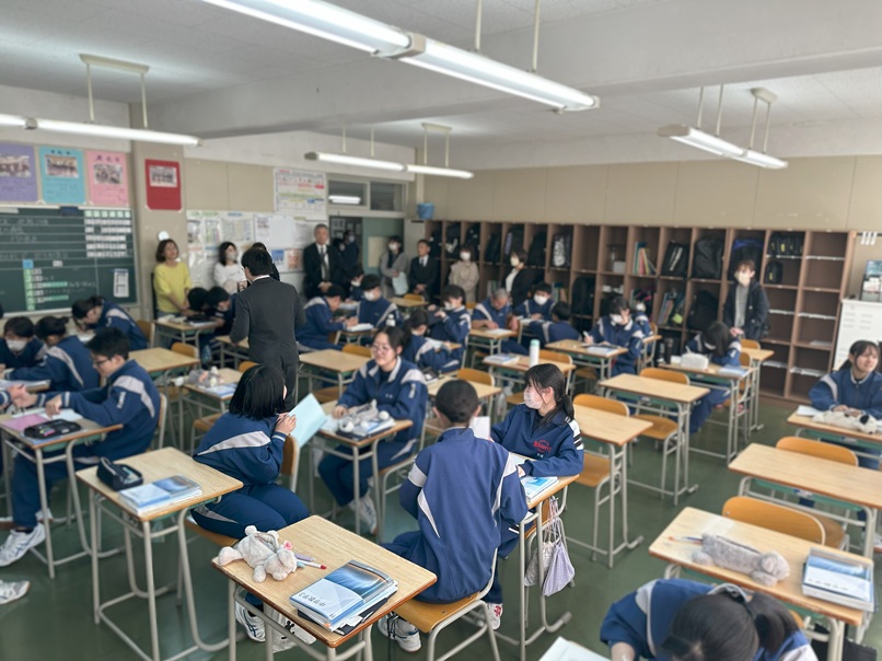 http://www.asahikawa-hkd.ed.jp/toumei-jhs/%E5%8F%82%E8%A6%B3%E6%97%A5%EF%BC%88%EF%BC%91%EF%BC%89%20%282%29%5B1%5D.jpg